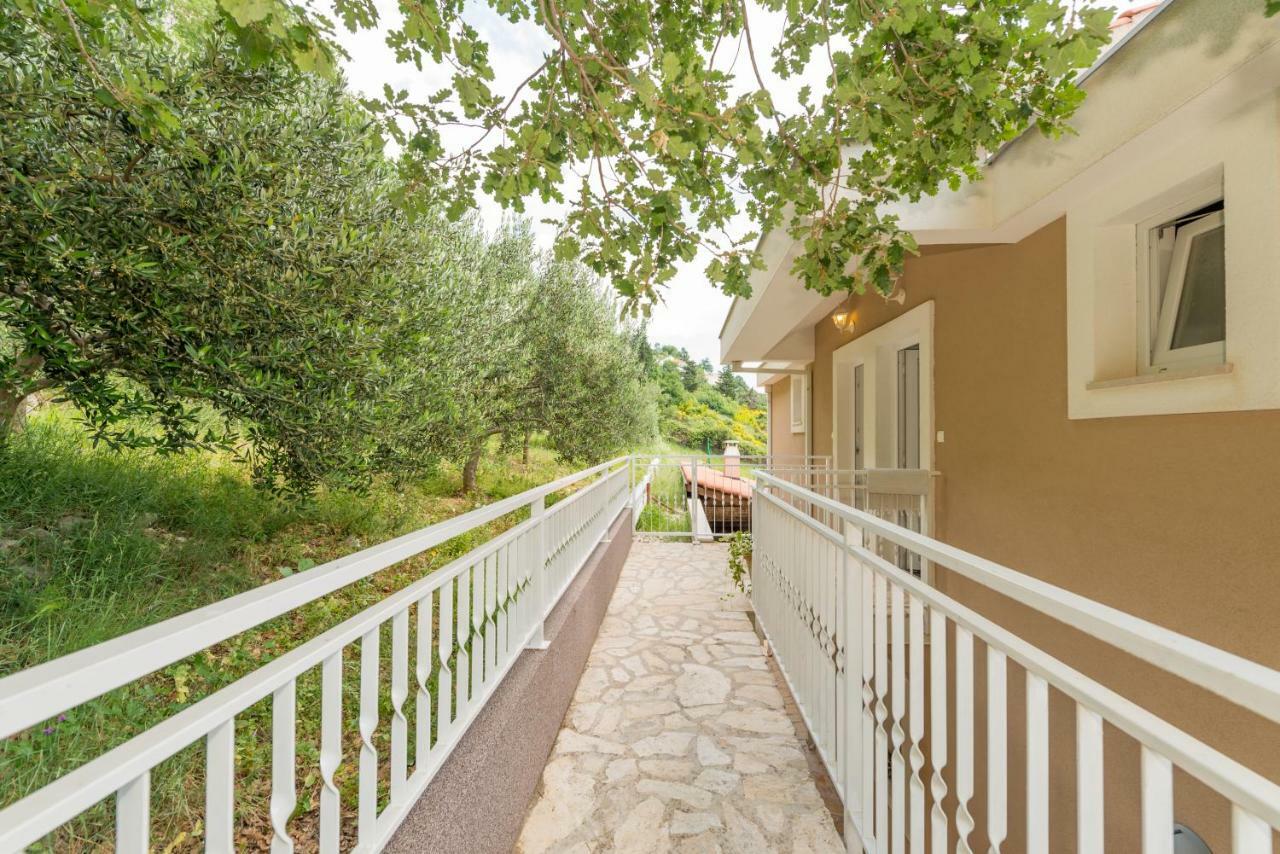 Holiday Home Figa Omiš Eksteriør bilde